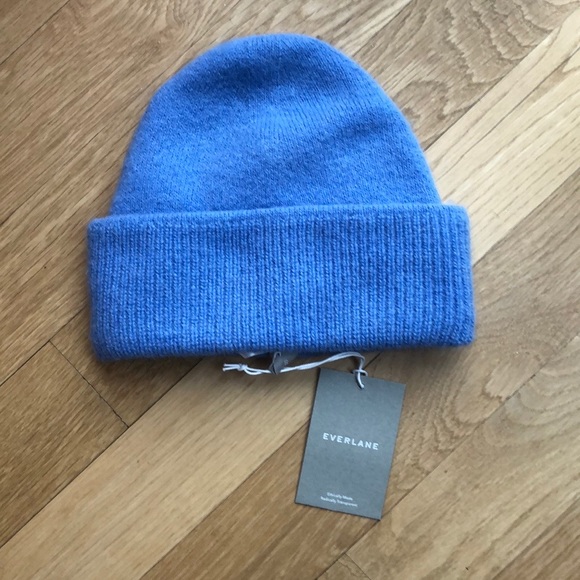 Everlane Accessories - Everlane Alpaca Beanie NWT
